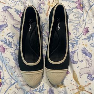 Like New, Vivaia Julie heels - black and tan size 38